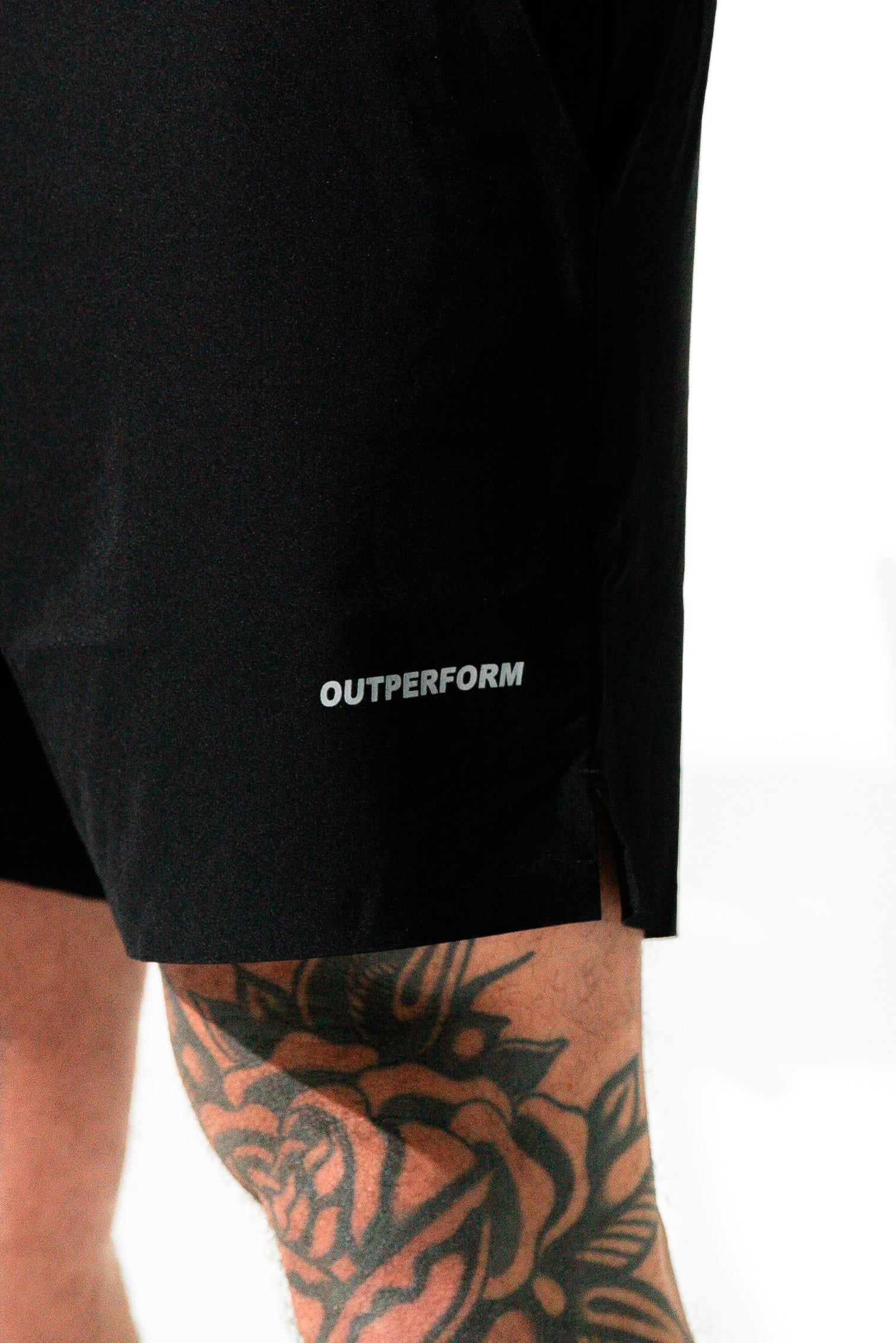 OUTPERFORM Training Shorts - BLACK